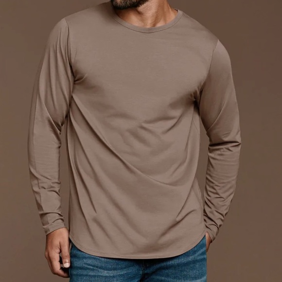 Men's Long Sleeve Curved Hem T-Shirt - Picture 1 of 3